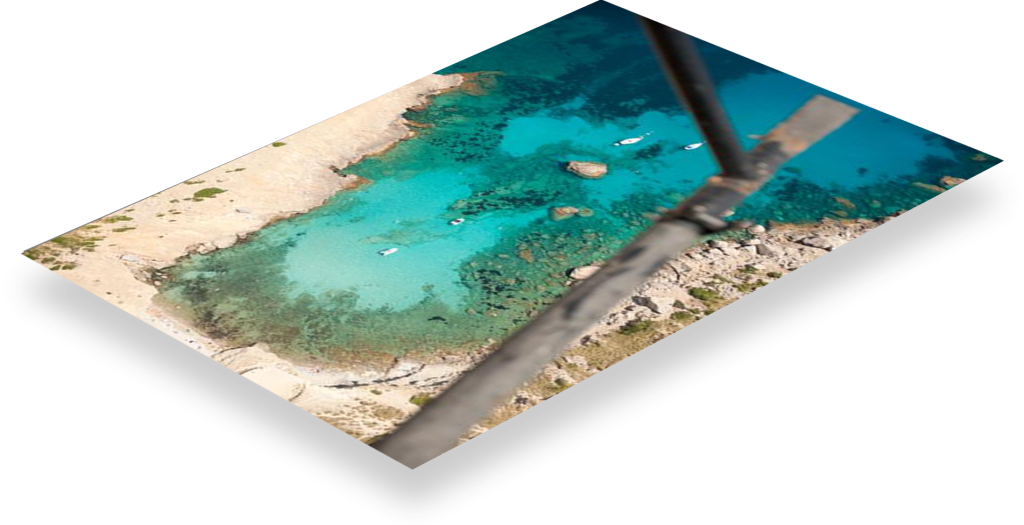 Cala bajo helicóptero