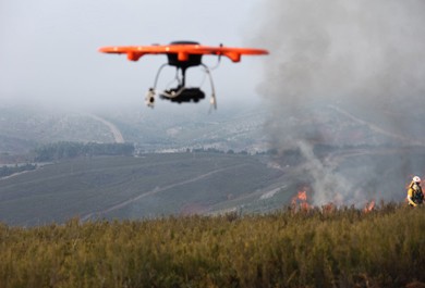 Dron en incendio