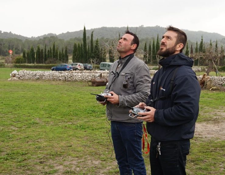 alumno e instructor del curso de dron online